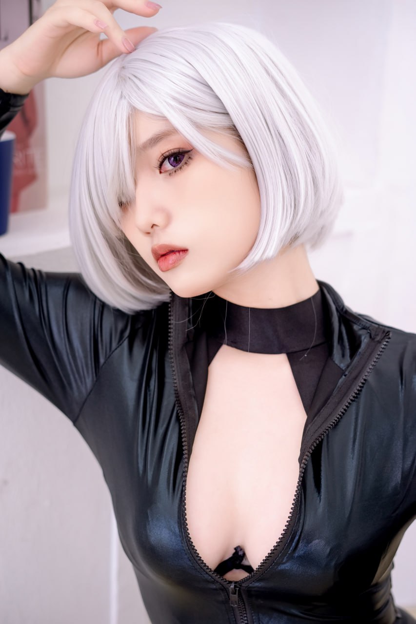 #MessieHuang #皮衣 #白发 Agent Nightfall - 图片