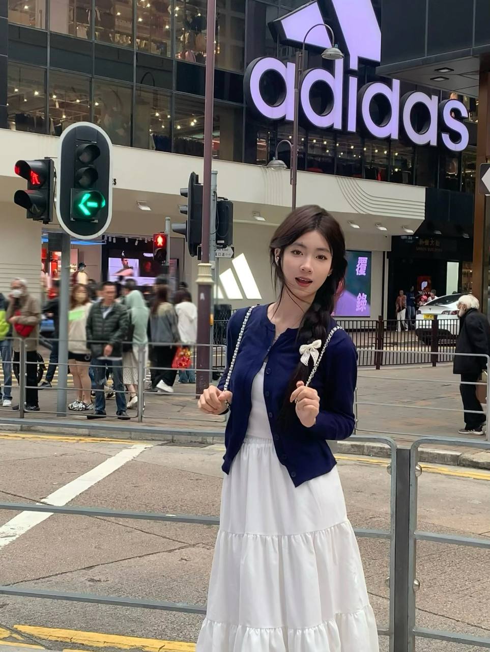 地标  陕西省西安市 一名女大学生 就读于西安大学 一名女 长相清纯可爱 陈思怡 - 图片