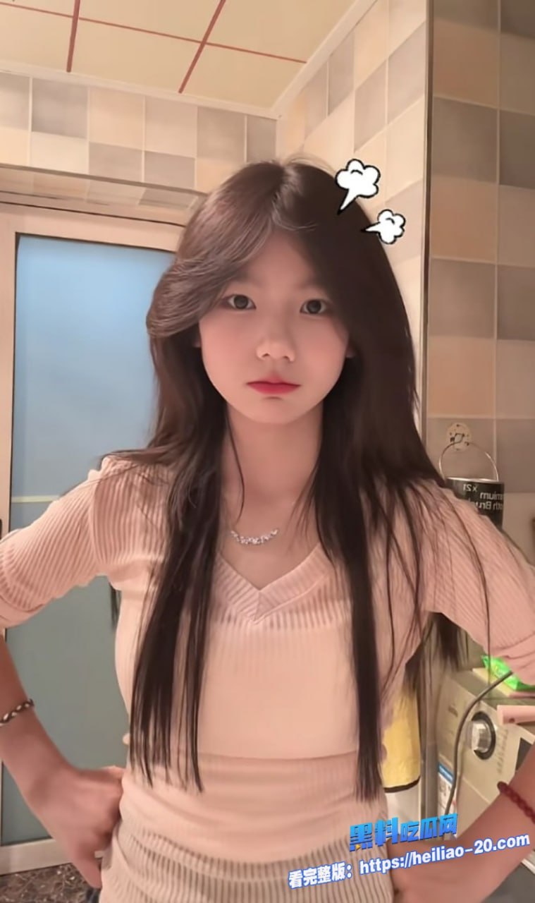 抖音百万粉甜系少女网红小新彻底塌房了！昔日清纯萌妹人设一夜崩塌，金主怒曝光酒店线下不雅视频，最新短发时期完美露脸实锤！ - 图片