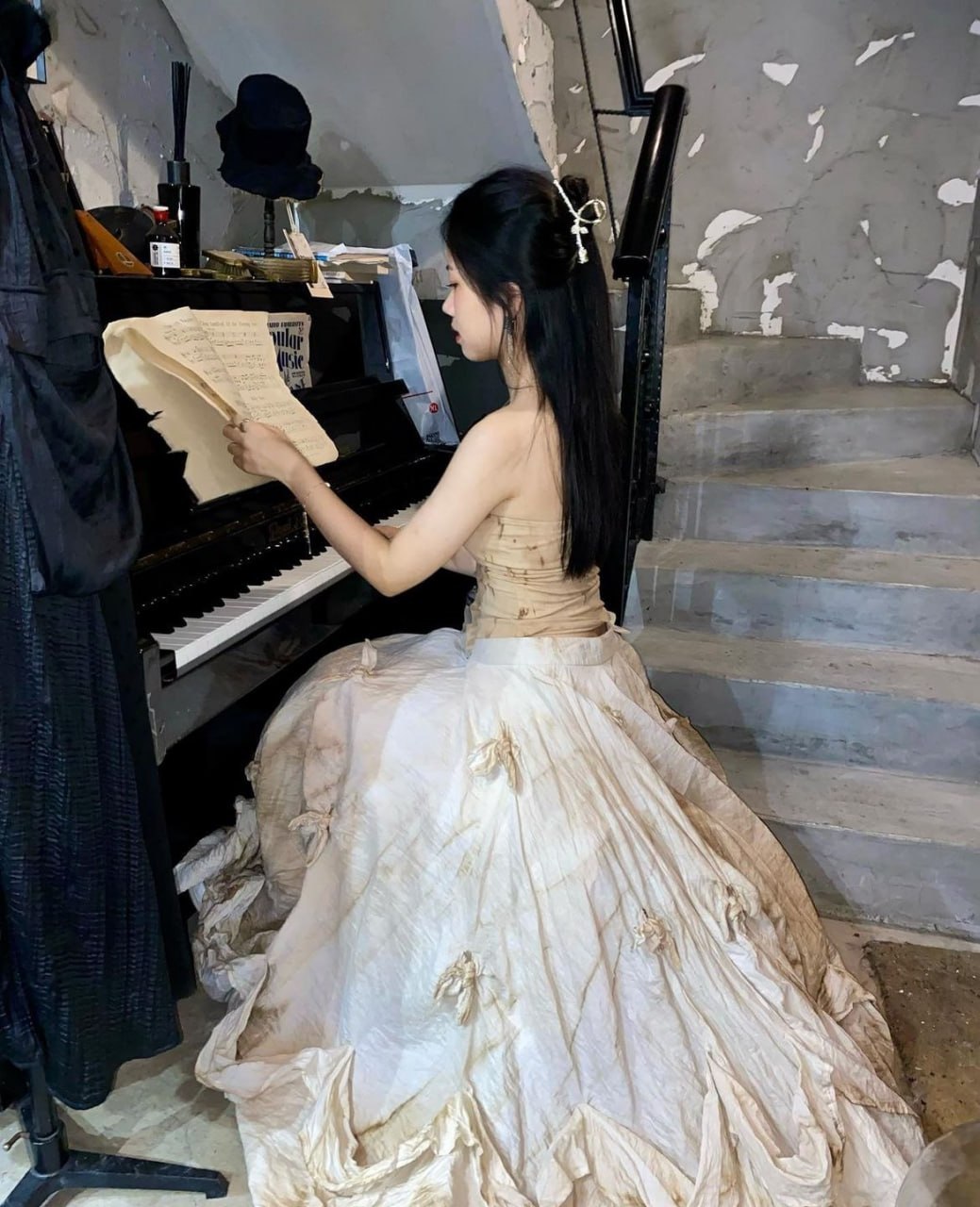 极品高颜值眼镜少女背后经不起诱惑被金主包养大尺度调教露脸深喉口交各种姿势抽插 - 图片