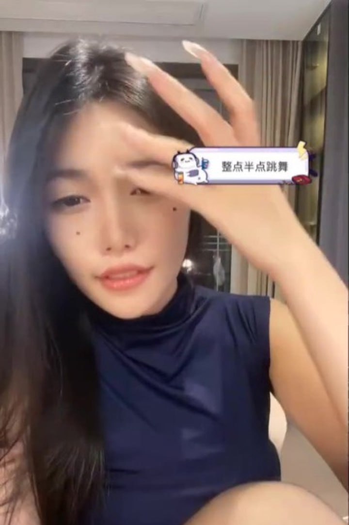 林小元ya直播反差炸裂 土豪视角裸舞洗澡 脱裤玩弄阳具 绝顶反差一览无遗！ - 图片