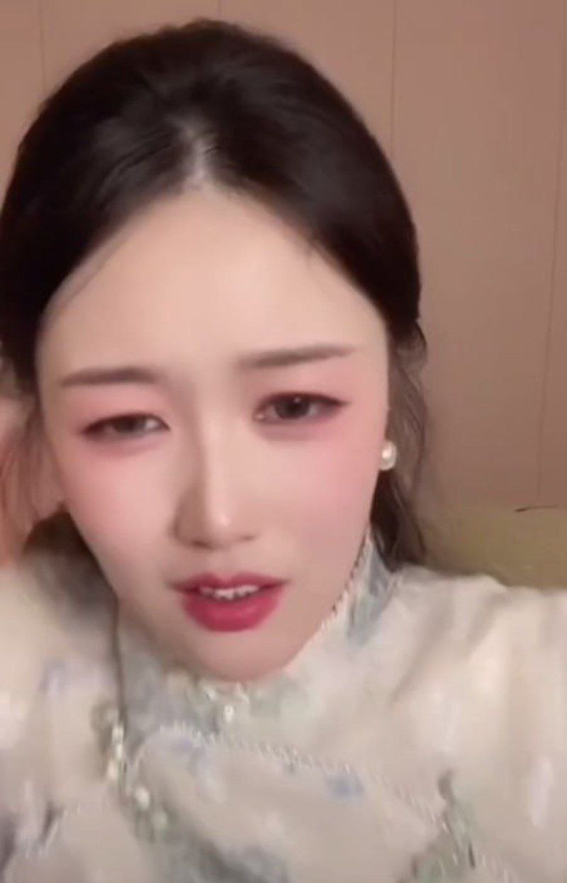 抖音直播擦边新赛道 东莞妹玩握力棒娇喘福利大放送 刷礼物就浪叫高潮 健身变ASMR撩人秀 - 图片