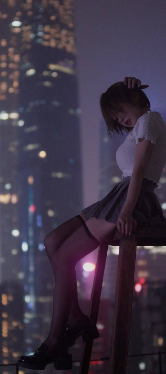 #知一 喜爱jk的极品白虎巨乳美少女，平时没事就喜欢拍点性感裸体小视频造福广大狼友，称她为在世女菩萨一点都不过分 - 图片