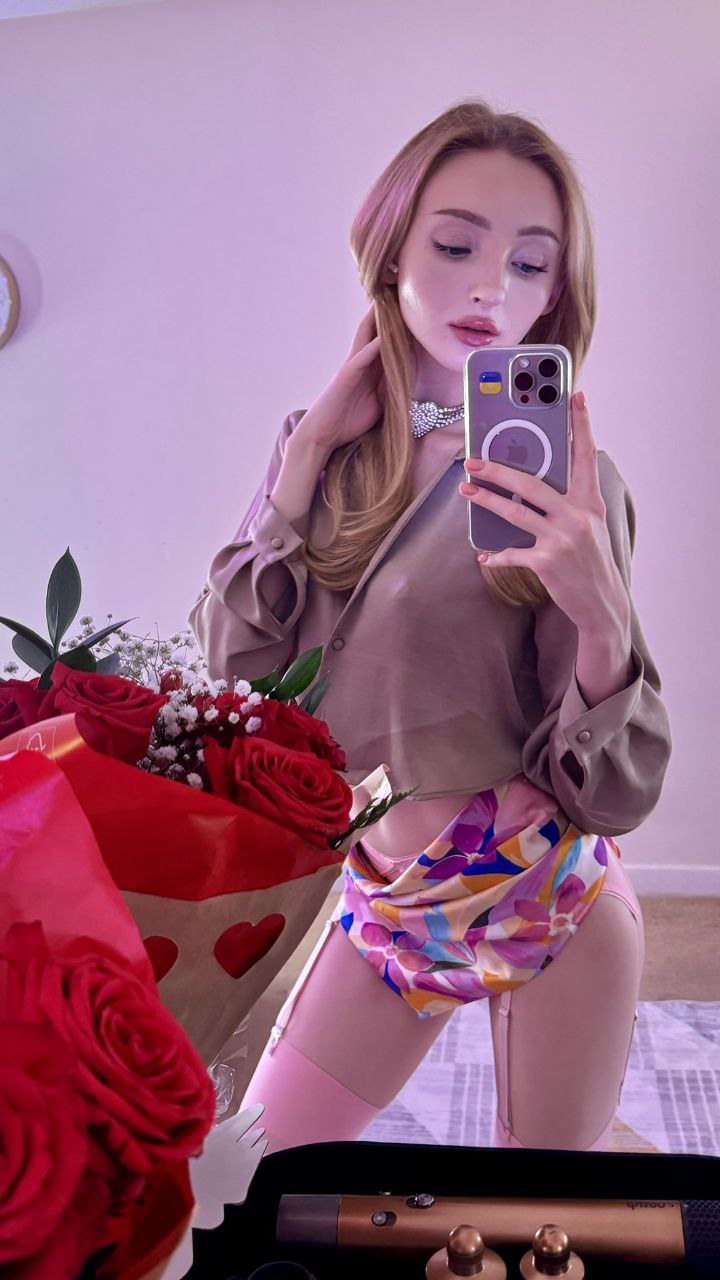 乌克兰绝美网黄Alis_Molli 直播剪辑！身材颜值堪称极品 白丝美腿尽显诱惑！ - 图片