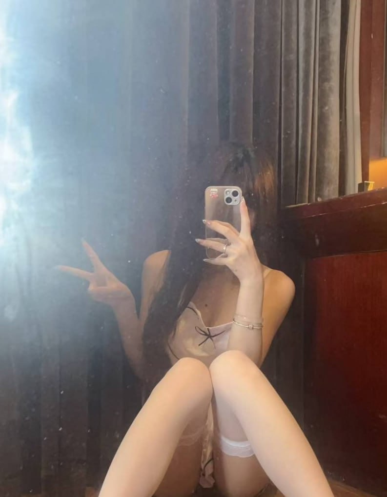 抖音网红小冰糖福利视频，媚黑婊体质，口舌诱惑十足 - 图片