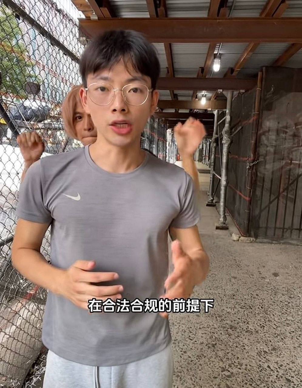 同性恋博主渡柏溪被质疑“贫民窟励志”人设系剧本。网友扒出小号内容反差大，或有有偿变现，粉丝叹错付信任 - 图片