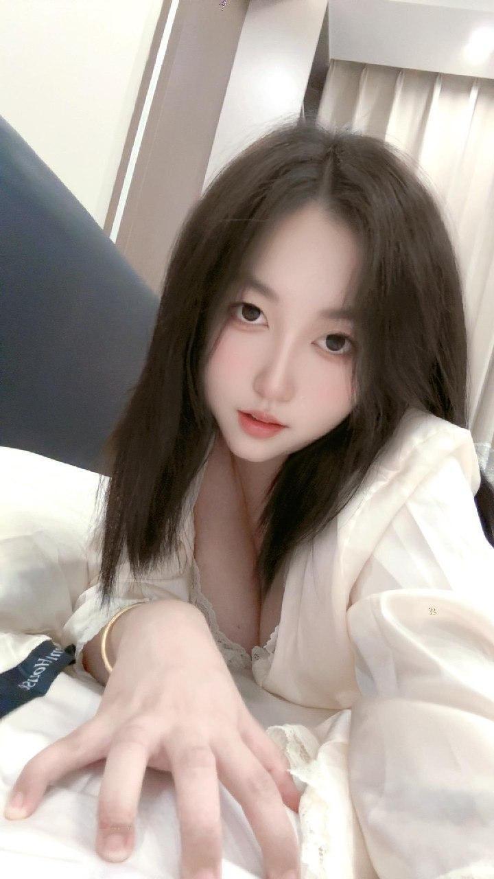 抖音极品风骚御姐付费定制大尺度巨乳肥臀诱惑写真福利照 - 图片