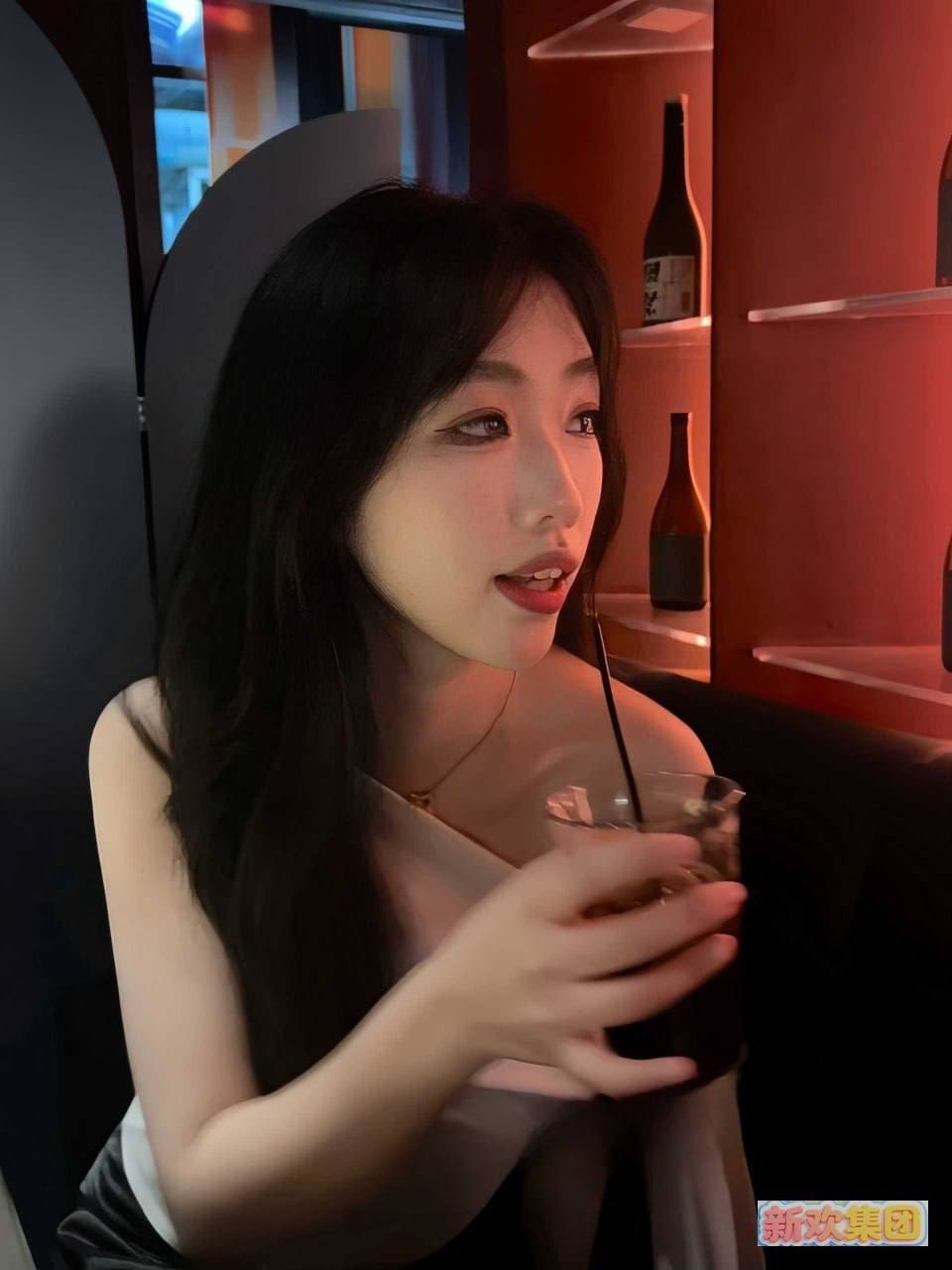 中国女篮李梦私密照曝光，平日黑框眼镜清纯乖巧，私下却淫荡放浪