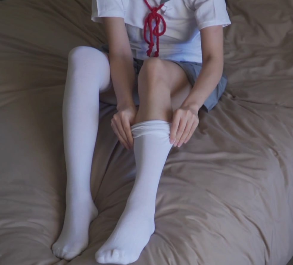 玩偶姐姐 onlyfans JK水手服淫叫绝顶高潮 楚楚可怜的她一直在等你 - 图片