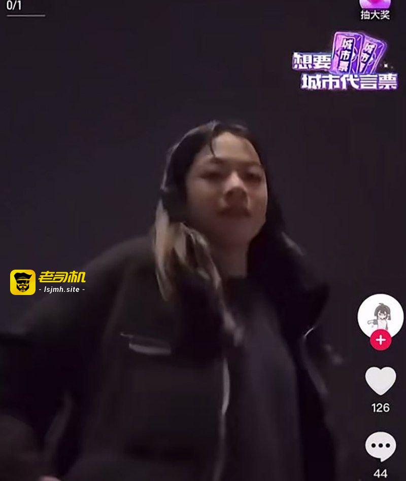抖音直播南宁邕江大桥惊现跳桥自杀现场 少女在江边一跃而下 完整版录屏流出！ - 图片