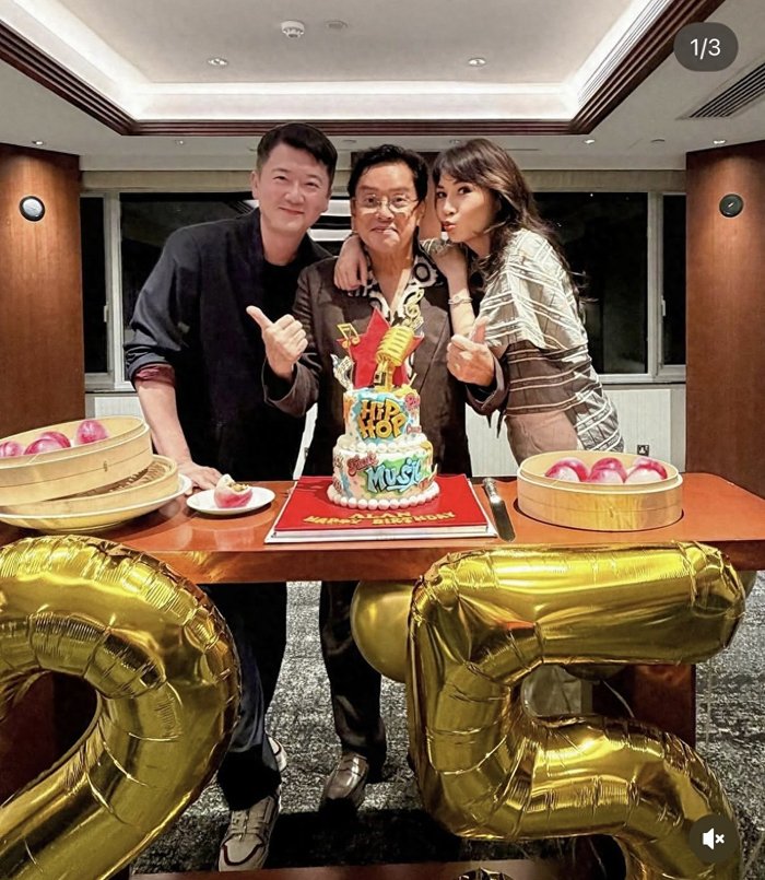 谭咏麟过76岁生日众星云集，曾志伟狄波拉到场，陈百祥晒珍贵合照