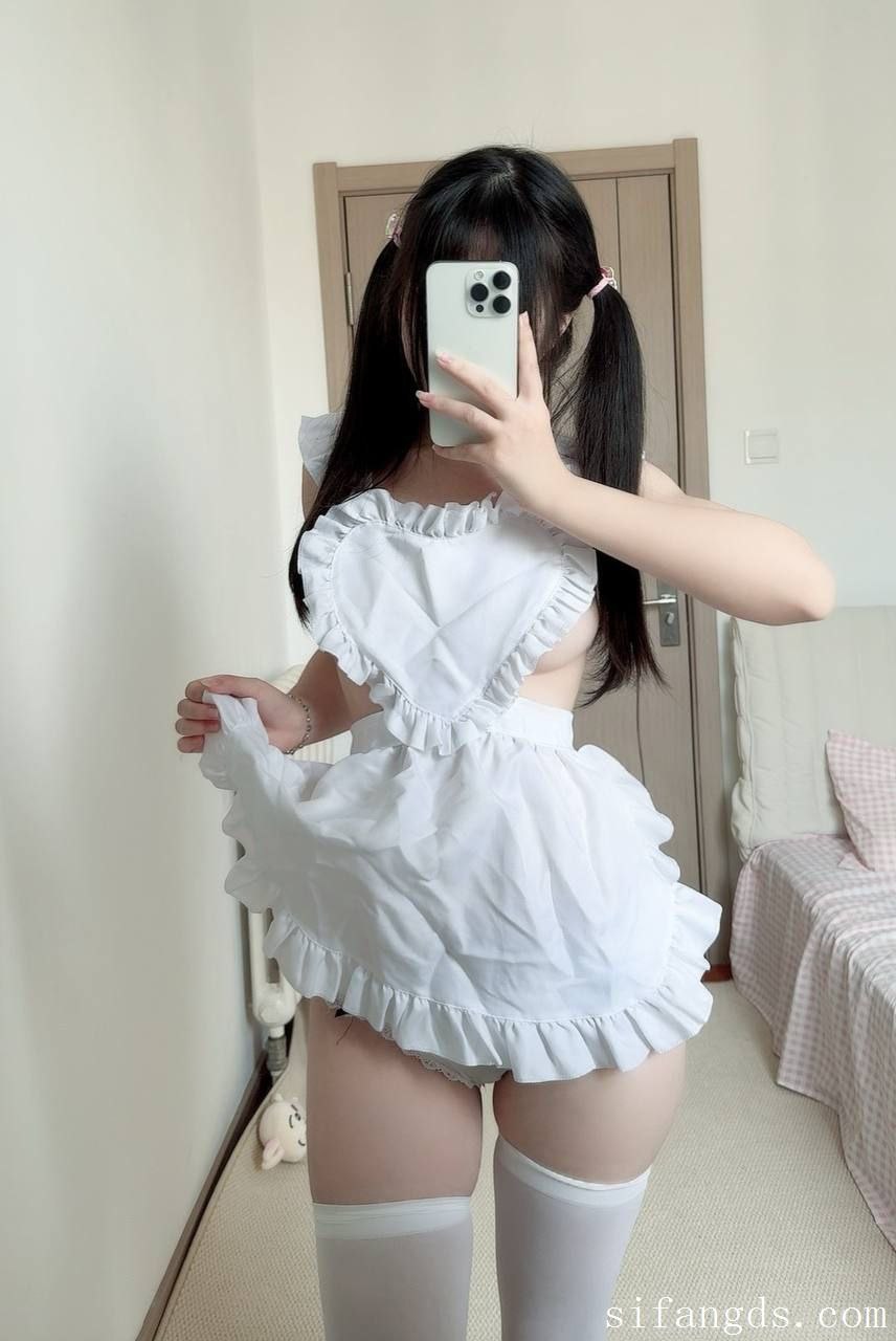 B站甜妹，极品萝莉 绵酱o 大尺度提督定制福利  足控露脸露点超嫩B - 图片