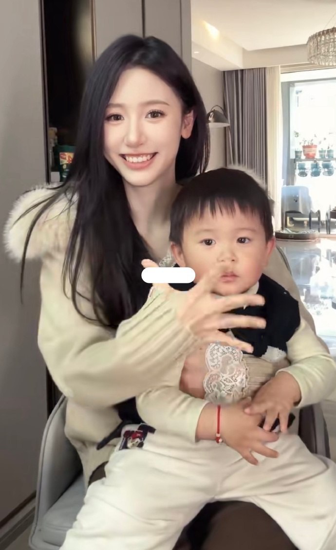 🔥抖音千万粉网红 一栗小莎子 疑似患淋巴癌登热搜 2岁幼子恐失去母亲！AI换脸视频速速怀旧一波~😢 - 图片