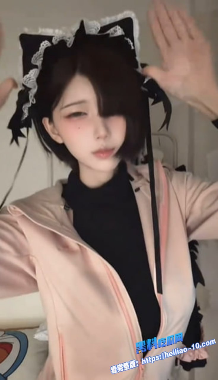 强大的AI技术让抖音人气网红西瓜冰AI后的脸蛋与火辣身材完美融合，看着丝毫不违和！ - 图片