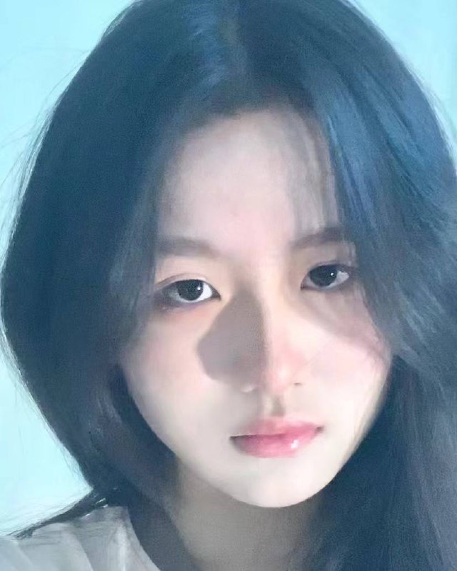 北京某一所艺校 一名极品颜值女校花这么清纯的样子 私下超反差 穿黑丝被小导演潜规则 - 图片