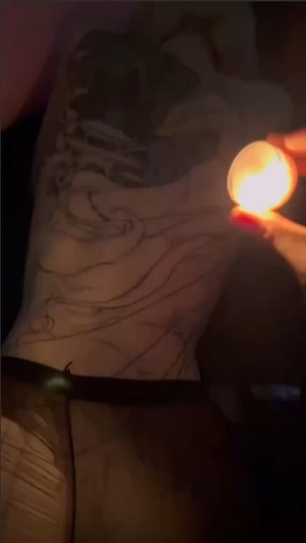 抖音网红 无能巨婴 线下约炮视频 高颜值符文战士沦为母狗 昏暗楼道内激情缠绵 - 图片