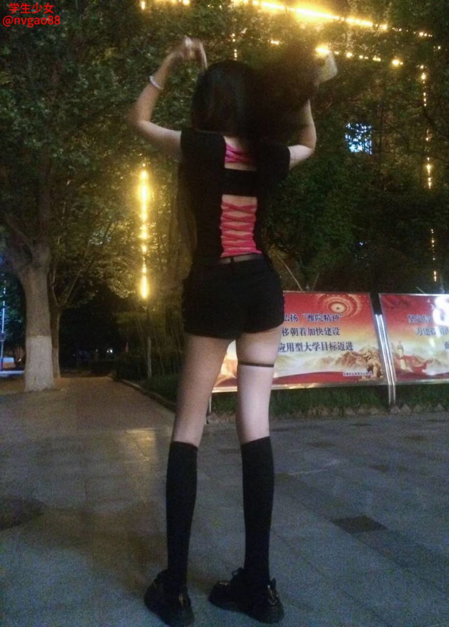 湖南某艺术学院校花 颜值身材都很棒 被土豪重金泡到手 在学校里是高高在上的女神 私下却是个骚逼贱母狗  摸奶自慰 后入爆操内射 反差精盆母狗 - 图片