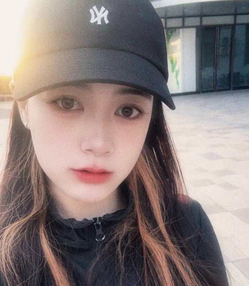 #重庆财大 #夏兹热丽 高颜值新疆大学妹后入吃鸡不雅视频曝光 - 图片