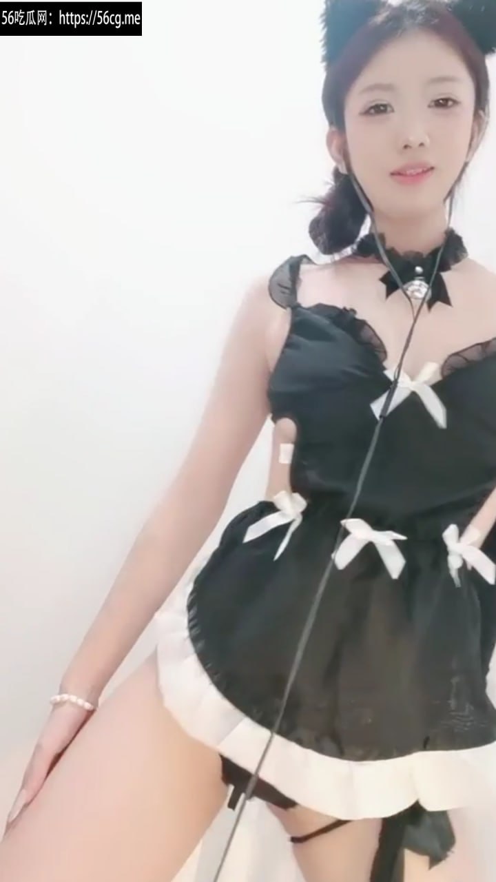 乔妹妹女仆装直播夹蛋裸舞，大长腿骚穴清纯诱惑炸屏！ - 图片