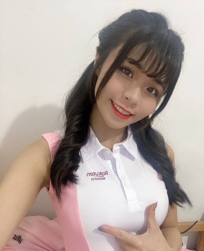 台湾知名网红刘俐妤不雅视频流出 男友寻求激情泄密床上私拍 被大屌无情抽插泻火 - 图片