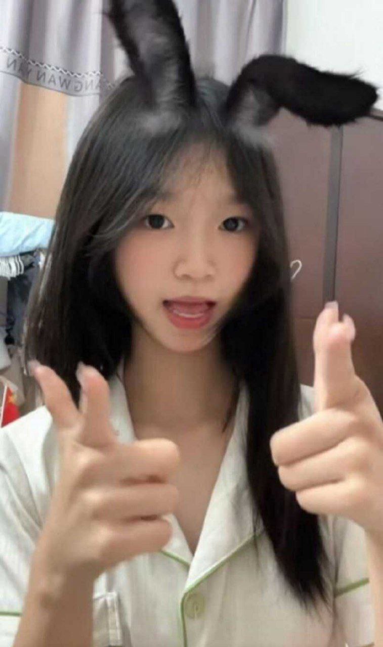 抖音清纯学生妹 邢可欣 极度腹黑背刺闺蜜 造谣闺蜜出轨当小三 不料被其抓到把柄 福利视频全网曝光！ - 图片