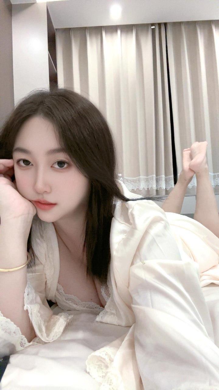 抖音极品风骚御姐付费定制大尺度巨乳肥臀诱惑写真福利照 - 图片