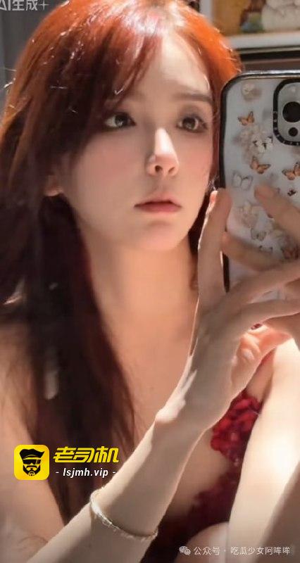 Rita双马尾“爷青回”：LPL御姐解说合同到期双平台直播，粉丝起哄扎发型引尴尬，颜值永不过时？ - 图片