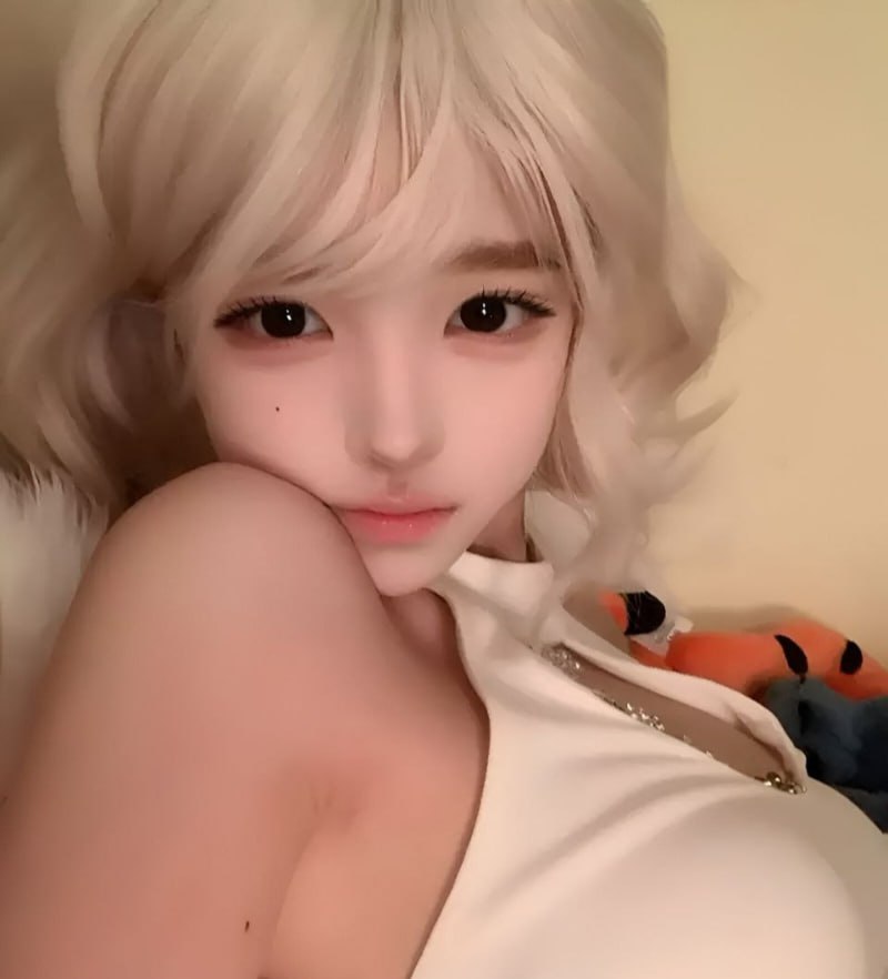 抖音美少女鳗鱼mumu被亲爹猥亵起瘾 私下卖淫视频曝光