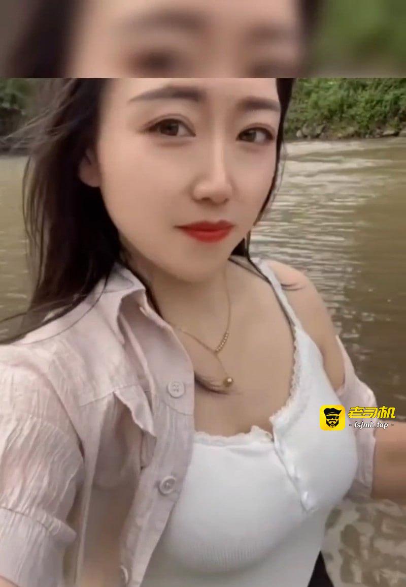 抖音15w粉丝人妻网红小百合 付费洗澡福利视频 - 图片
