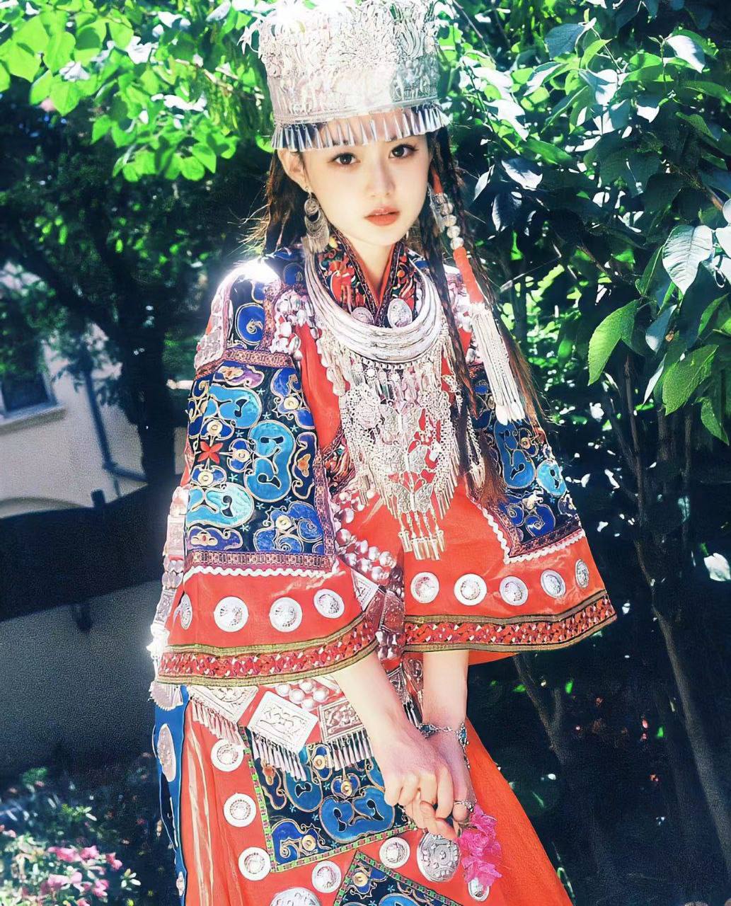 中圈以及大圈是根据颜值划分，中圈当天安排无需入会私聊客服查看女孩照片，确定那个女孩需要付定金。大圈看照片安排需要100人民币入会安排！！。每天没有那么多时间精力接待口嗨的各位，有能力出来玩的不会在乎一二百。