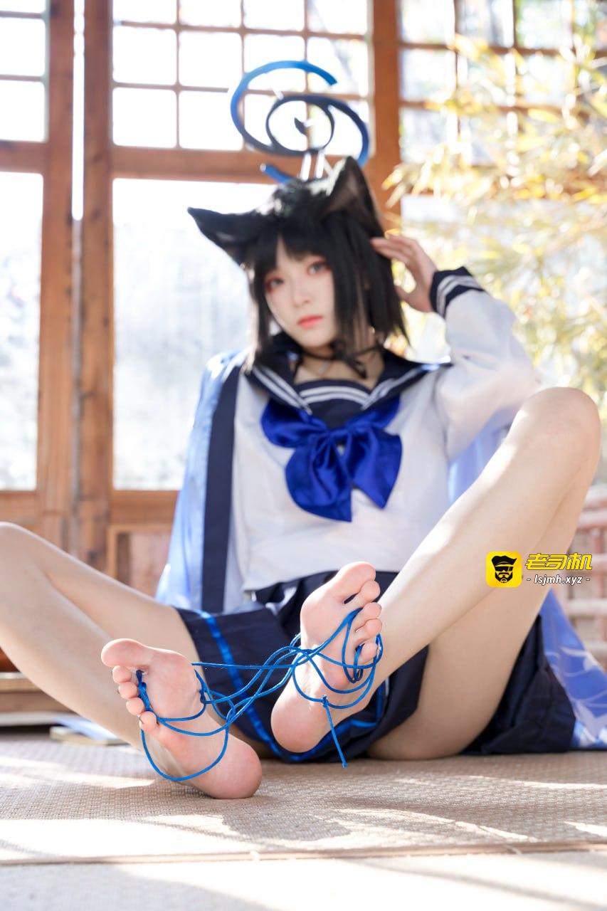 #九柒喵  #学生 #水手服  #玉足 桐生桔梗 - 图片