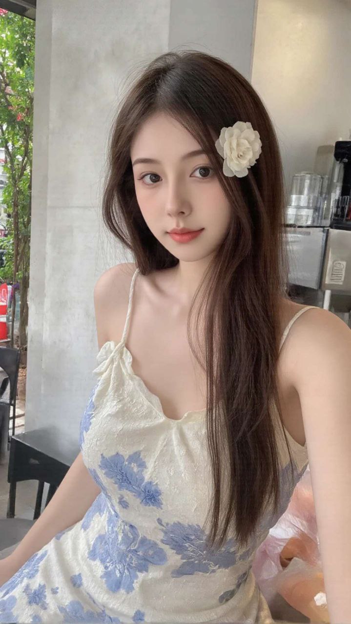 太原  height/172  weight/102 age/04 天然Dcup 蜜桃 超挺完美胸型笔直筷子大长 - 图片