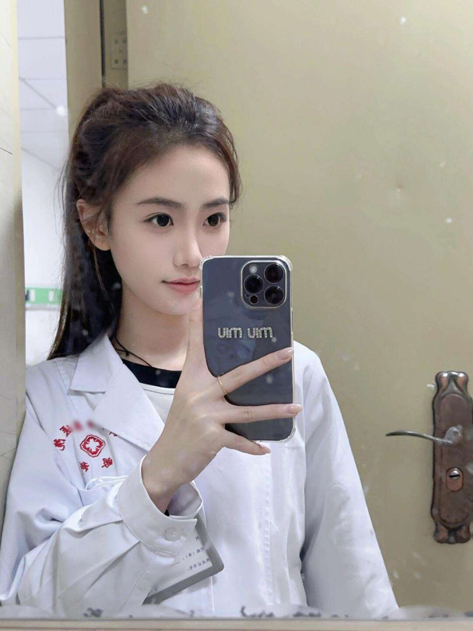 海口 04年 ★禁欲系女友★小护士 - 图片