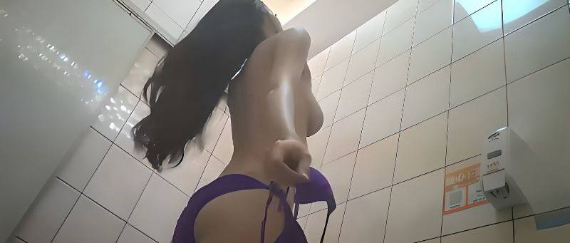 台湾啦啦队成员林襄偷拍视频流出 更衣室换衣展露酥胸鲍鱼 诱人身姿令人垂涎欲滴 - 图片