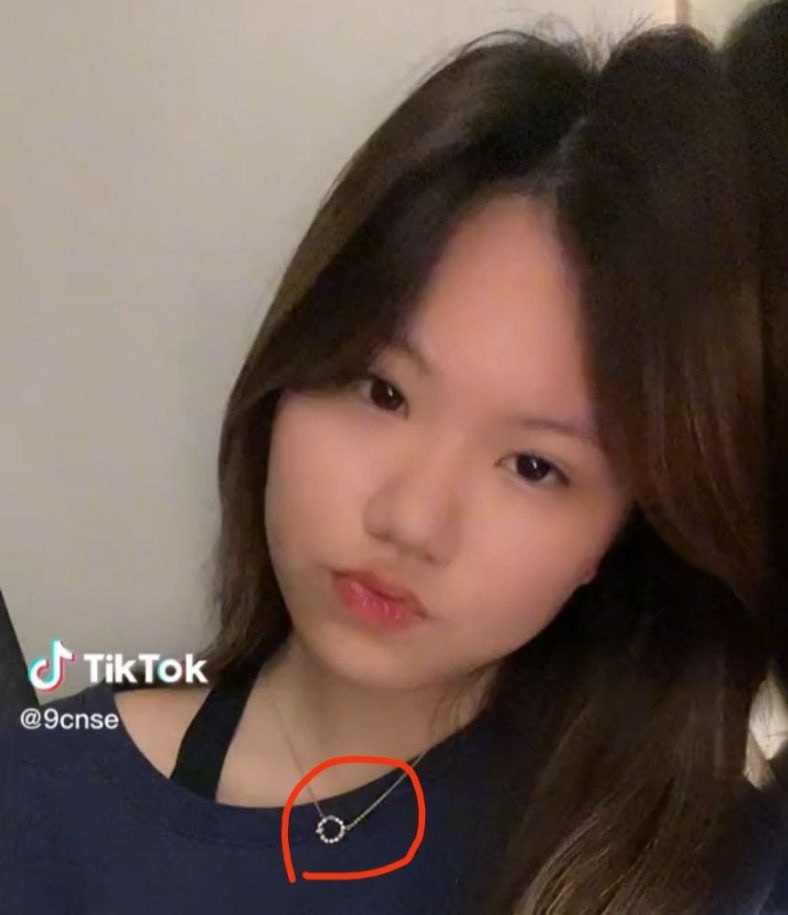 TikTok新加坡小网红 C 不雅视频流出 露脸做爱视频惨遭前男友泄密 表情销魂一看就很骚 - 图片