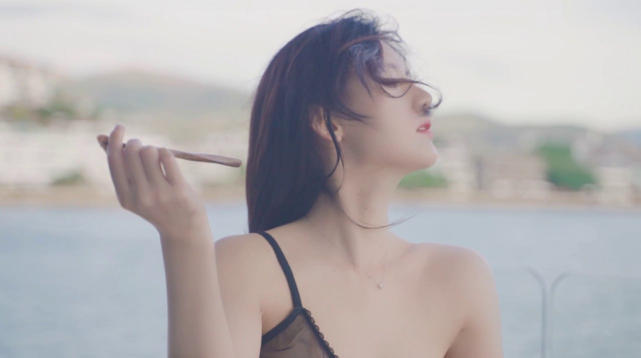 就是阿朱啊  唯美写真《阳台视频》 - 图片