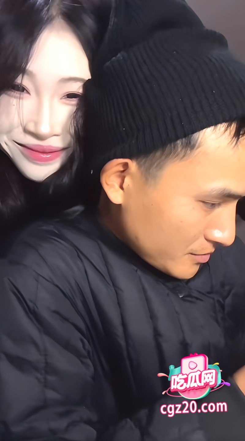 抖音四百万夫妻博主 小英一家 自爆老公上拉如 出轨表妹整整三年 - 图片