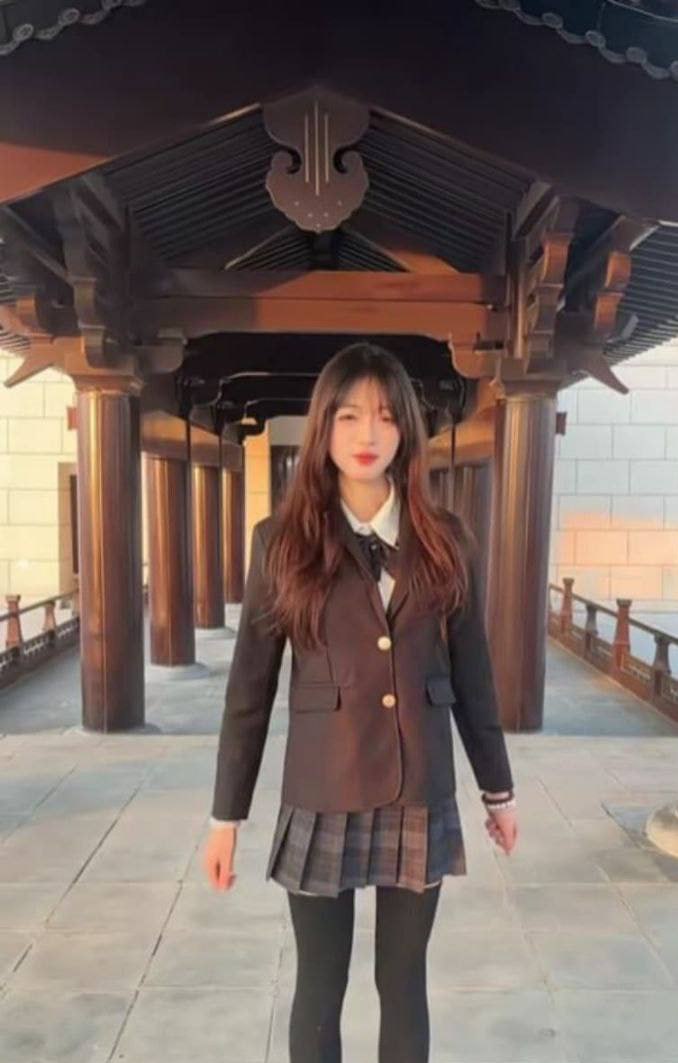 高颜值的网红主播啪啪调教不雅视频泄密 - 图片