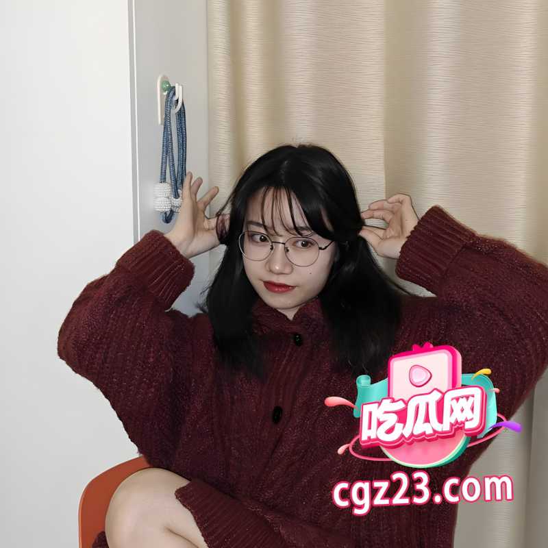 浙江眼镜妹 陈梓瑜 跟金主性爱私拍泄漏 文静少女被调教的乖巧听话 - 图片