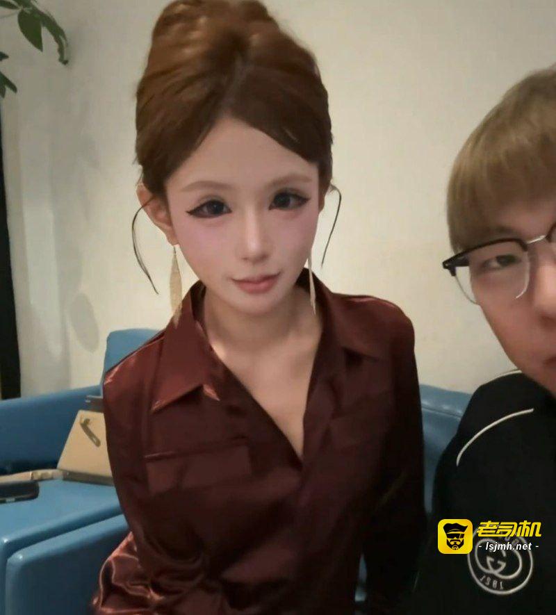 抖音符文女神小娇七和黄毛小伙上床不雅视频遭爆料 - 图片