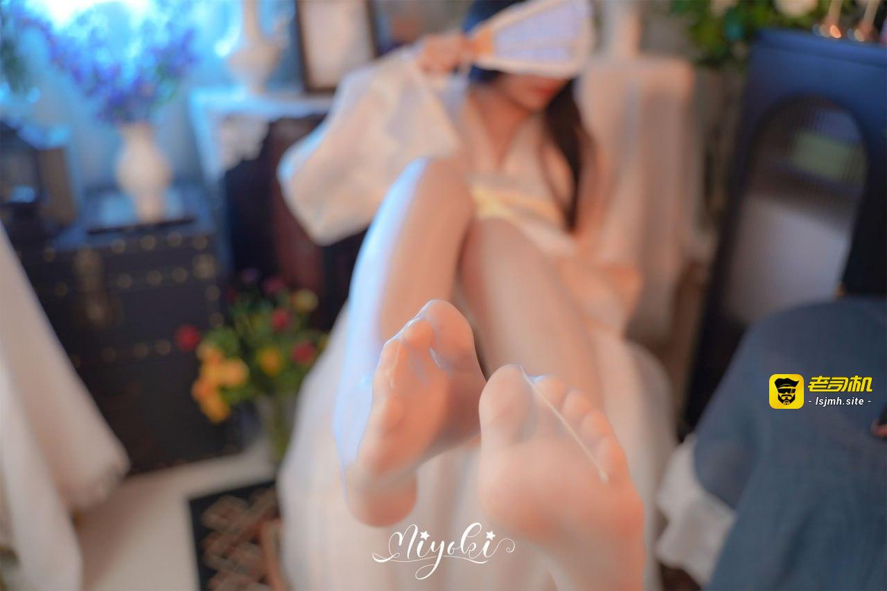 微密圈 福利姬 铃木美咲 软软趴在床单上 明蘭汉服古装 - 图片