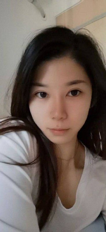 极品女大学生 某校学生 拥有一副超高颜值 外表极其诱人 大胆玩露出 - 图片