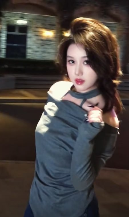知名女主播晒婚纱照美若天仙，网友质疑其老公是大哥，其回应是因为爱跟钱无关，大家不要目光狭隘！