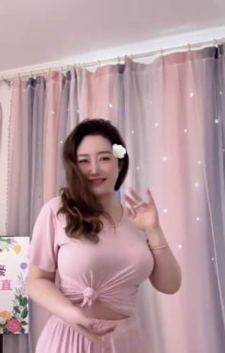 抖音网红于小姐裸聊视频曝光 金主调教揉奶抠逼 骚穴高潮喷水 - 图片