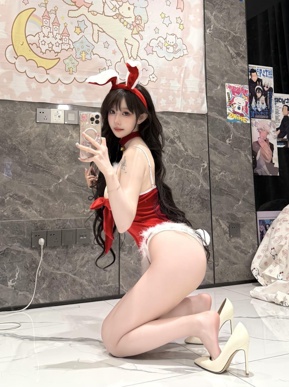 抖音300万粉丝女网红超蓝布萝莉圣诞套装大尺度写真福利照合集 - 图片