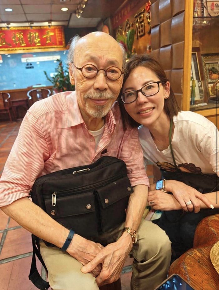 冯淬帆离世大半年证实已安葬，骨灰如愿撒入大海，外甥被曝也走了