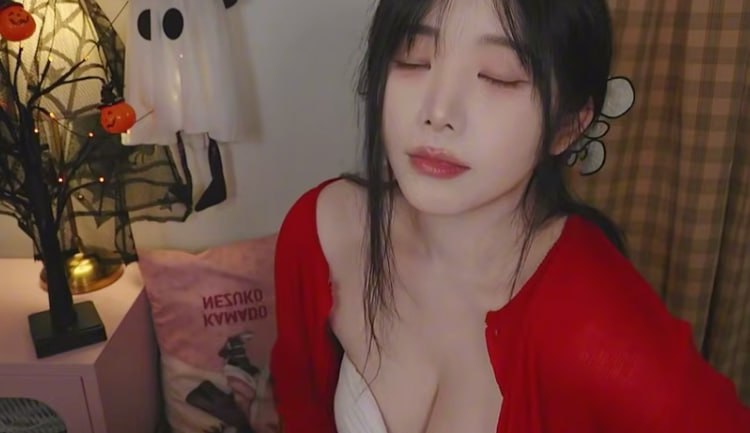 独家字幕翻译，韩国神颜福利姬的性张力满溢直播！