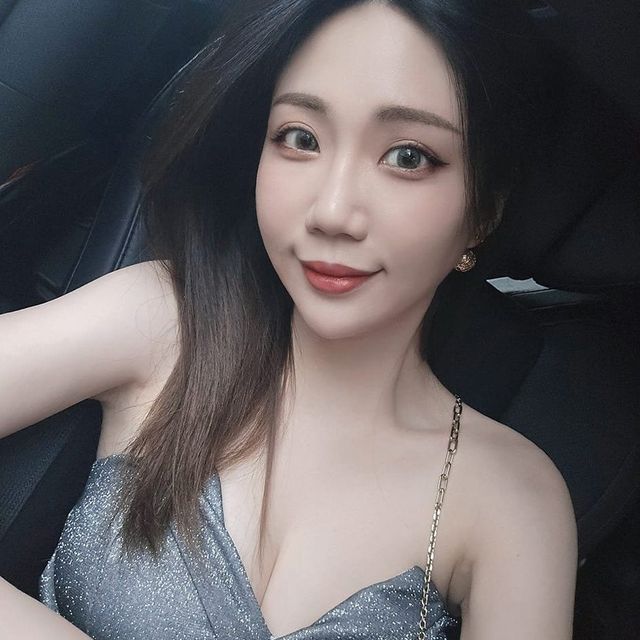 反差曝光高颜值气质妹子 - 图片