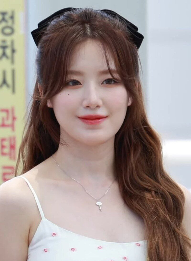 韩国女团 (G)idle 成员 #叶舒华 露点。来自中国台湾，和跑男宋雨琦是队友。 - 图片