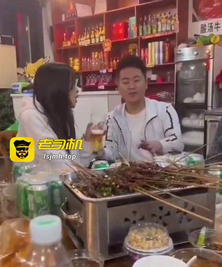 抖音热瓜贵州凯里女孩喝酒脱衣事件 - 图片